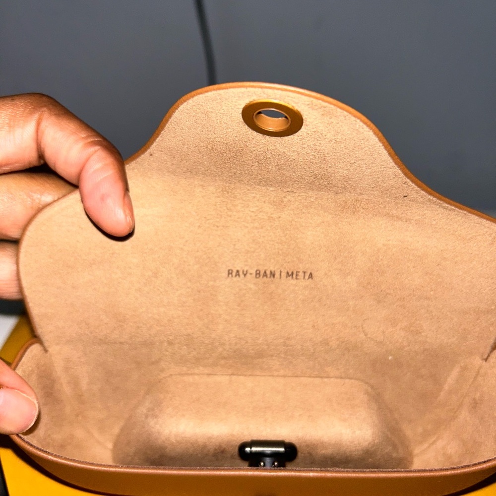 Ray-Ban | Meta (Gen 2) - Picture 3 of 4